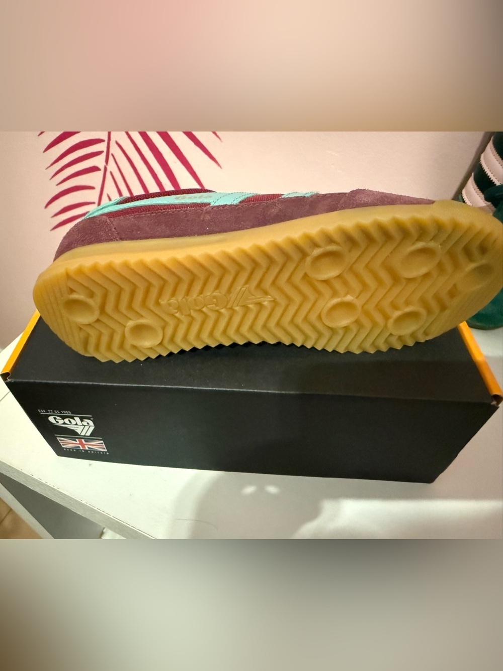 GOLA FOR FREE PEOPLE NEW IN BOX TORNADO WIDSOR WINE/SEA MIST
SIZE6.5
Sold out - Picture 4 of 5